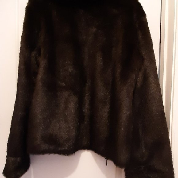 Elegant zip up Faux Mink Fur Jacket, satin lined reversible, Excellent condition - Picture 4 of 8
